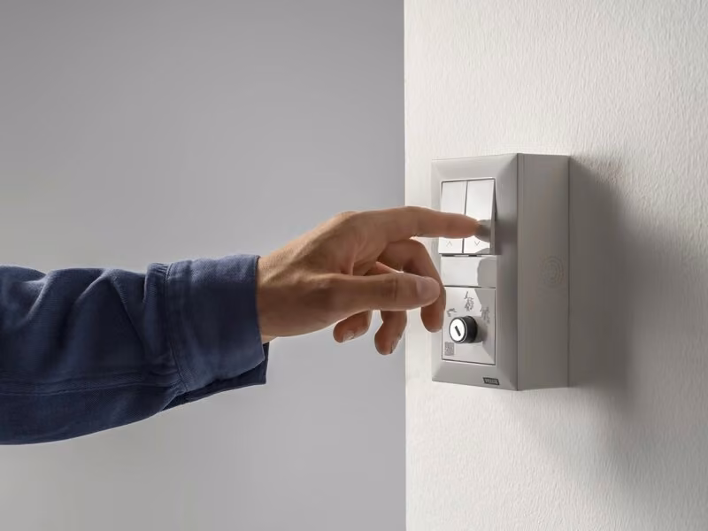 Wyłaz elektryczny do dachów płaskich VELUX