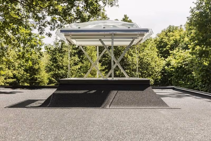 Okno oddymiające do dachów płaskich VELUX